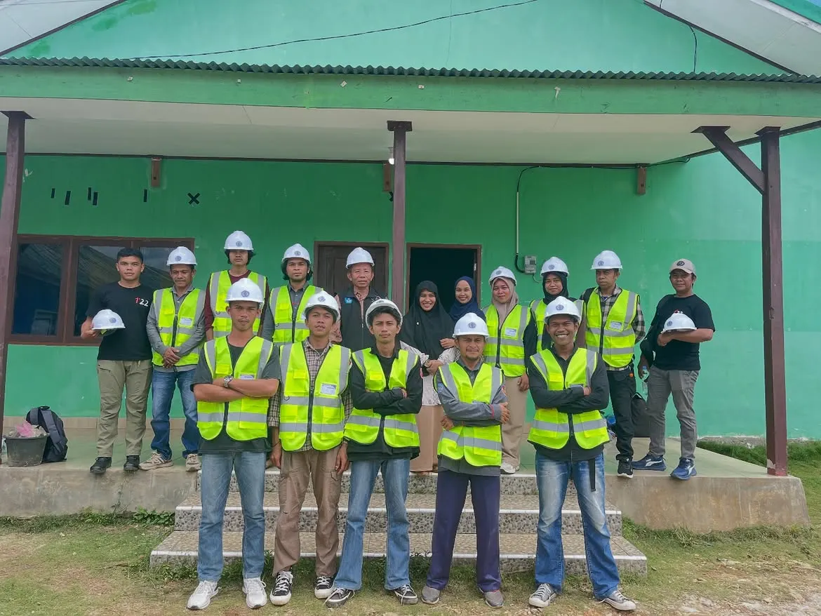Mahasiswa Teknik Sipil ITBKM Muna Barat mengikuti kegiatan lapangan